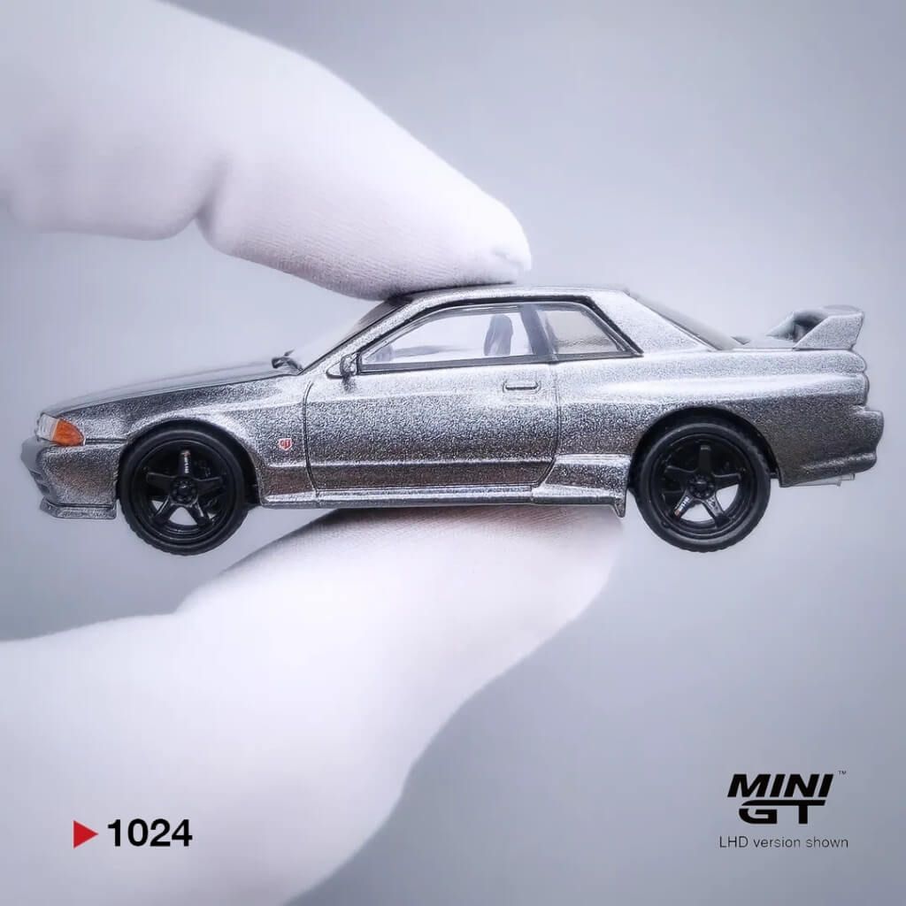 Mô hình xe Nissan Skyline GT-R ( NISMO BNR32 CRS Version ) 1:64 MiniGT