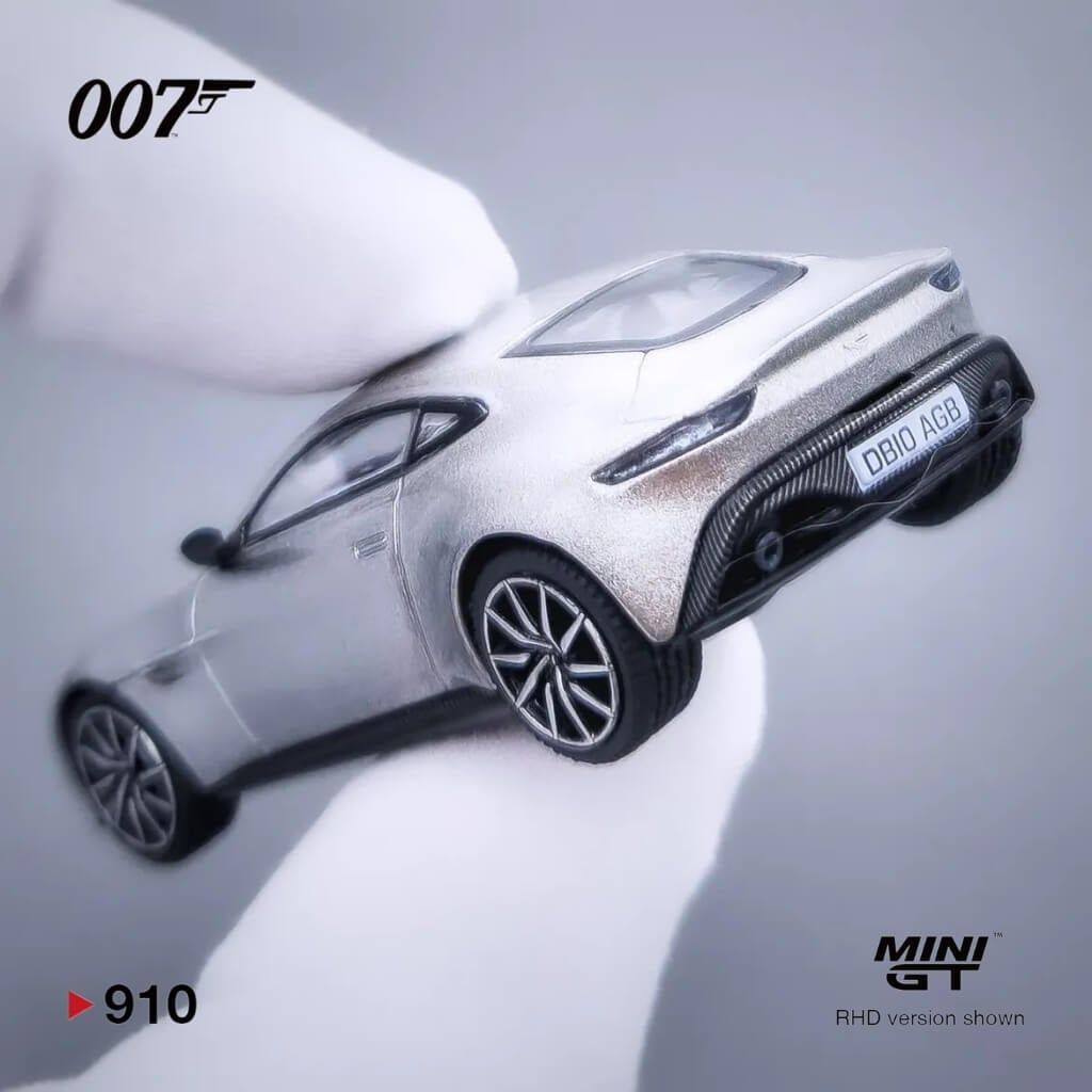Mô hình xe Aston Martin DB10 1:64 MiniGT