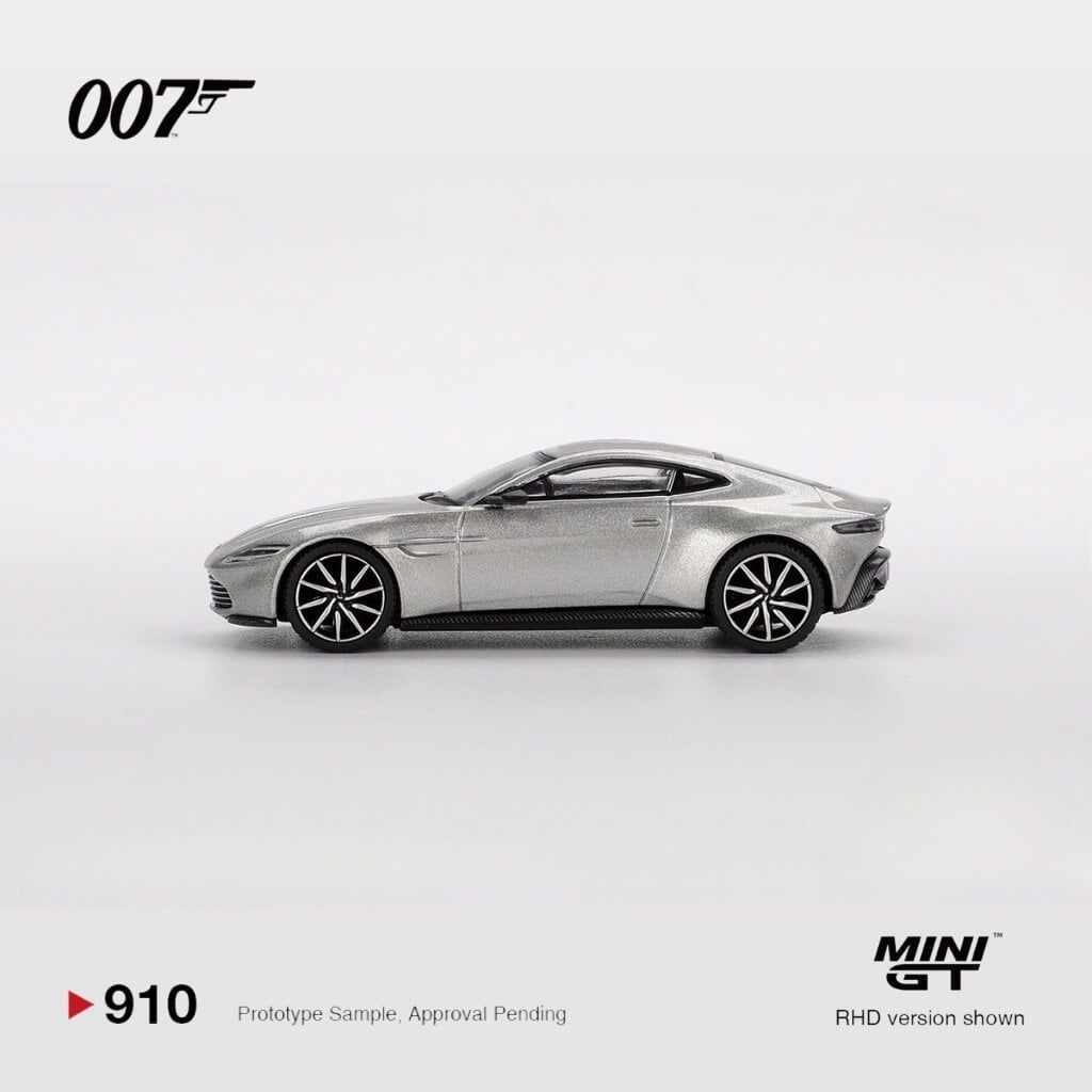 Mô hình xe Aston Martin DB10 1:64 MiniGT