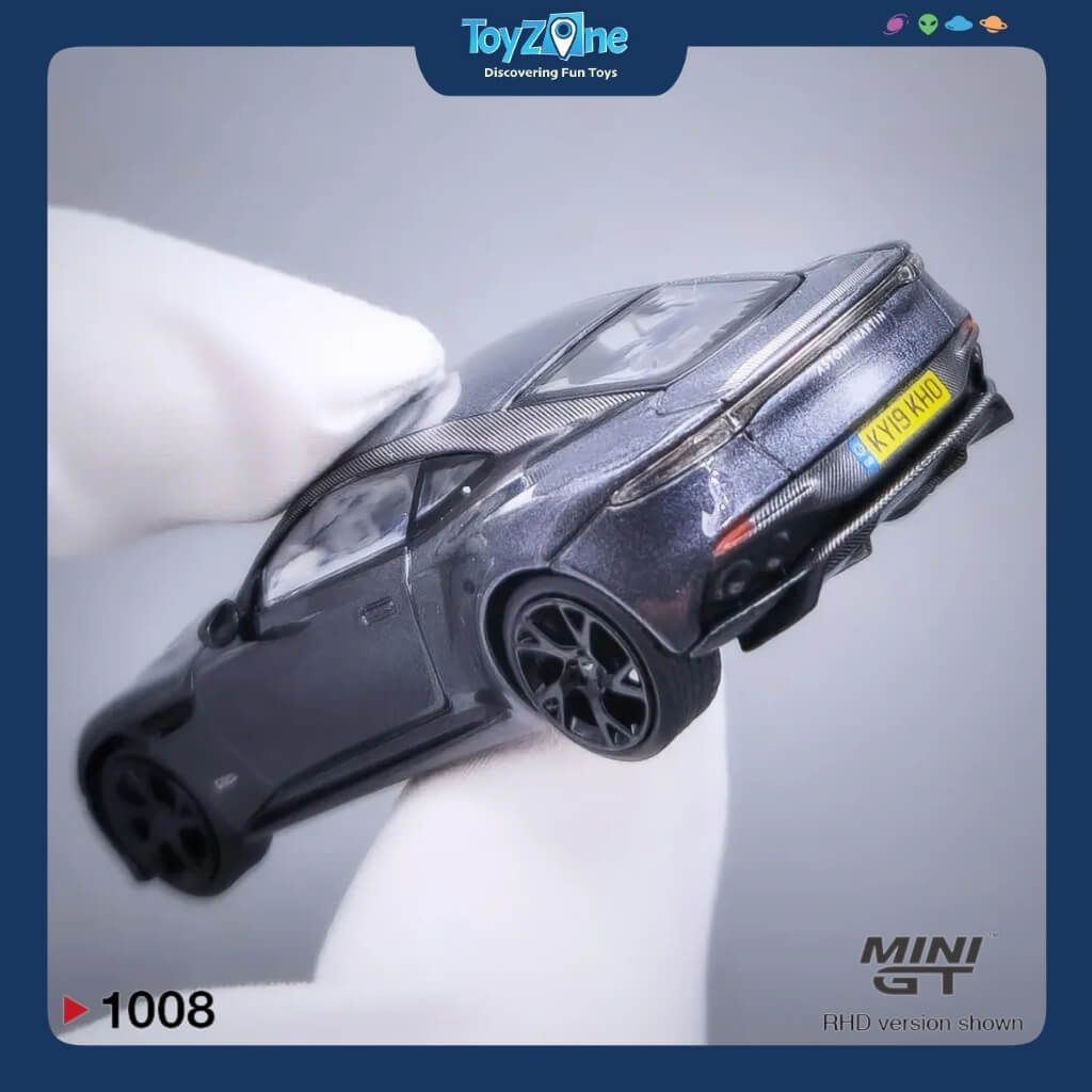  Mô hình xe Aston Martin DBS 1:64 MiniGT 