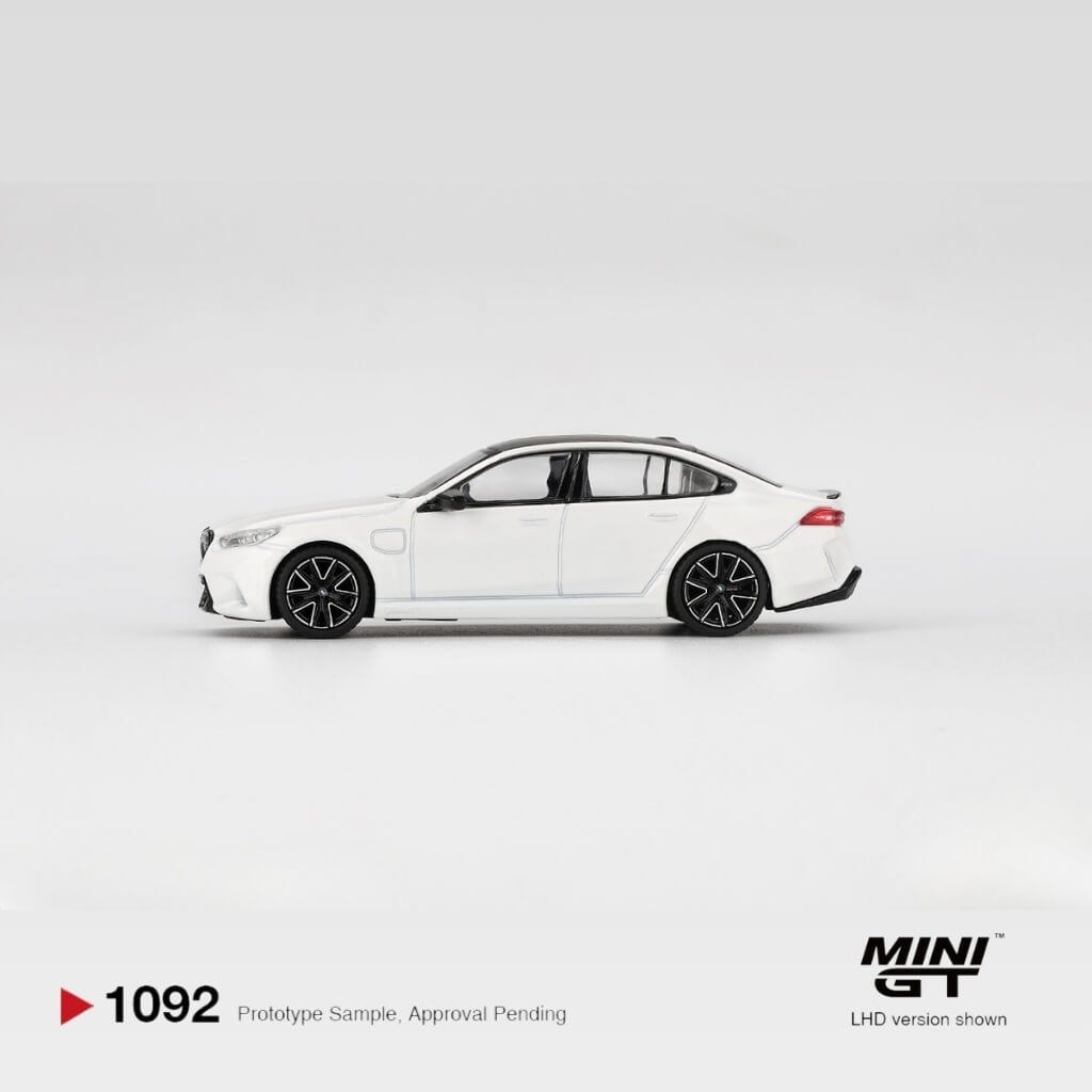 Mô hình xe BMW M5 1:64 MiniGT