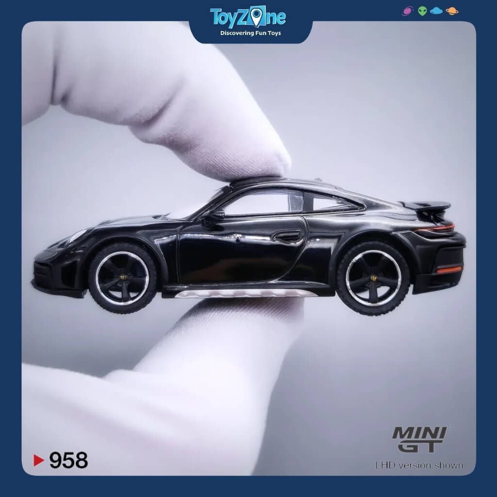  Mô hình xe Porsche 911 Dakar 1:64 MiniGT 