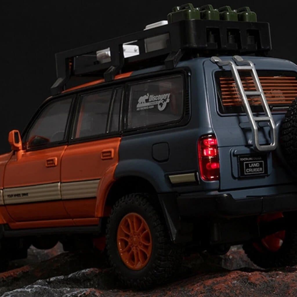 Mô hình xe Toyota Land Cruiser LC80 Off-Road 1:24 CHEZHI