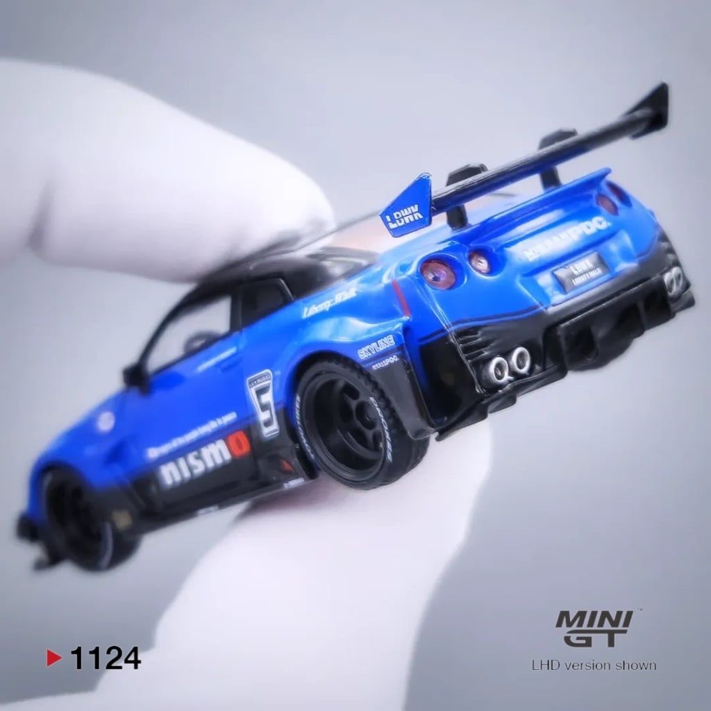 Mô hình xe Nissan 35GT-RR  LB-Silhouette WORKS GT Ver.2 MiniGT