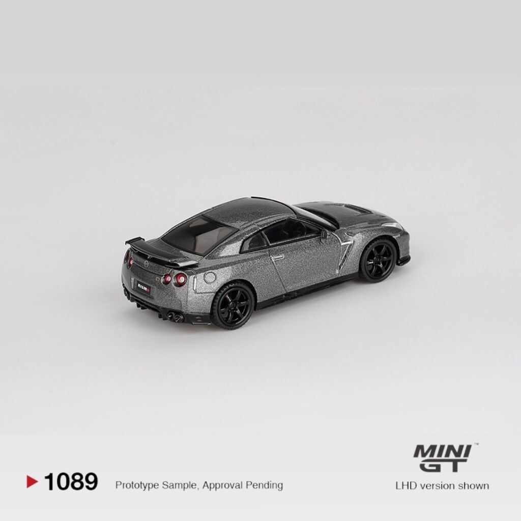 Mô hình xe Nissan GT-R ( Nismo R35 CRS Version ) 1:64 MiniGT