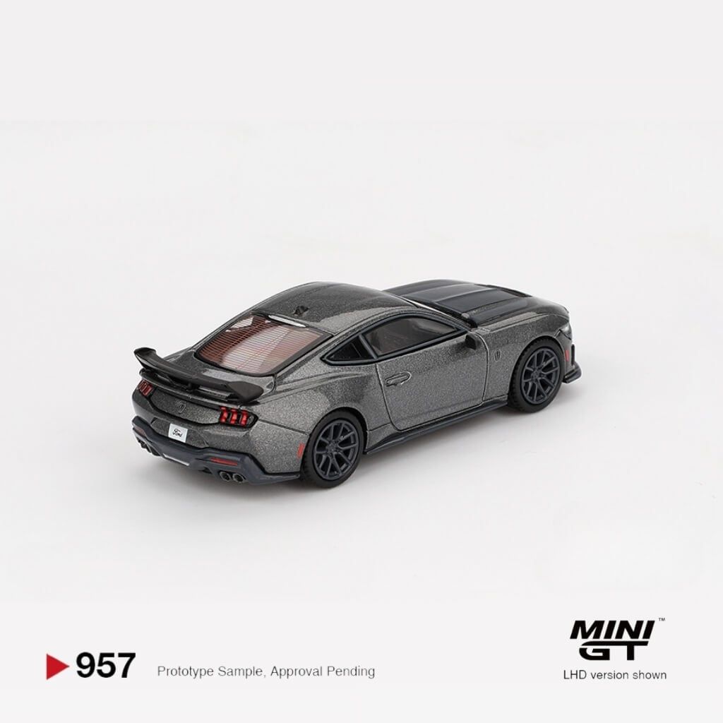 Mô hình Ford Mustang Dark Horse 1:64 MiniGT