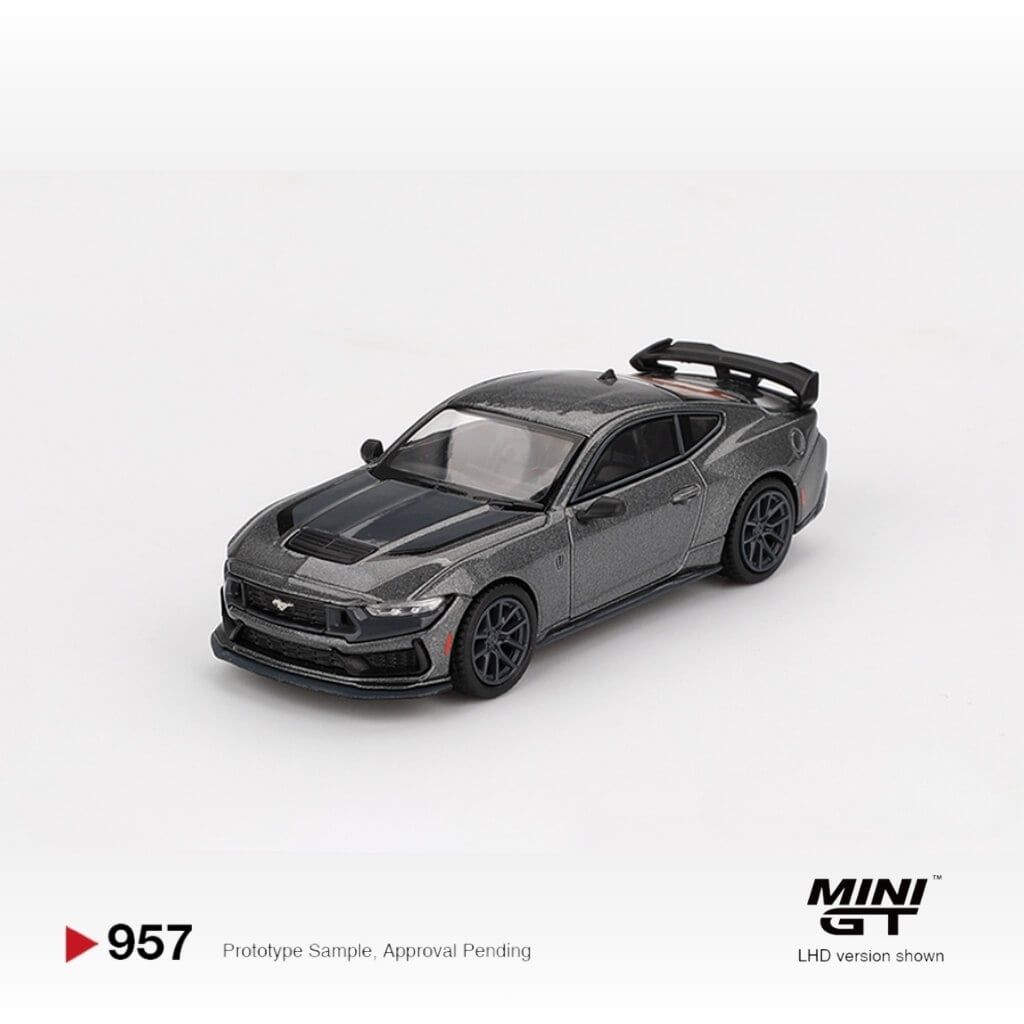 Mô hình Ford Mustang Dark Horse 1:64 MiniGT