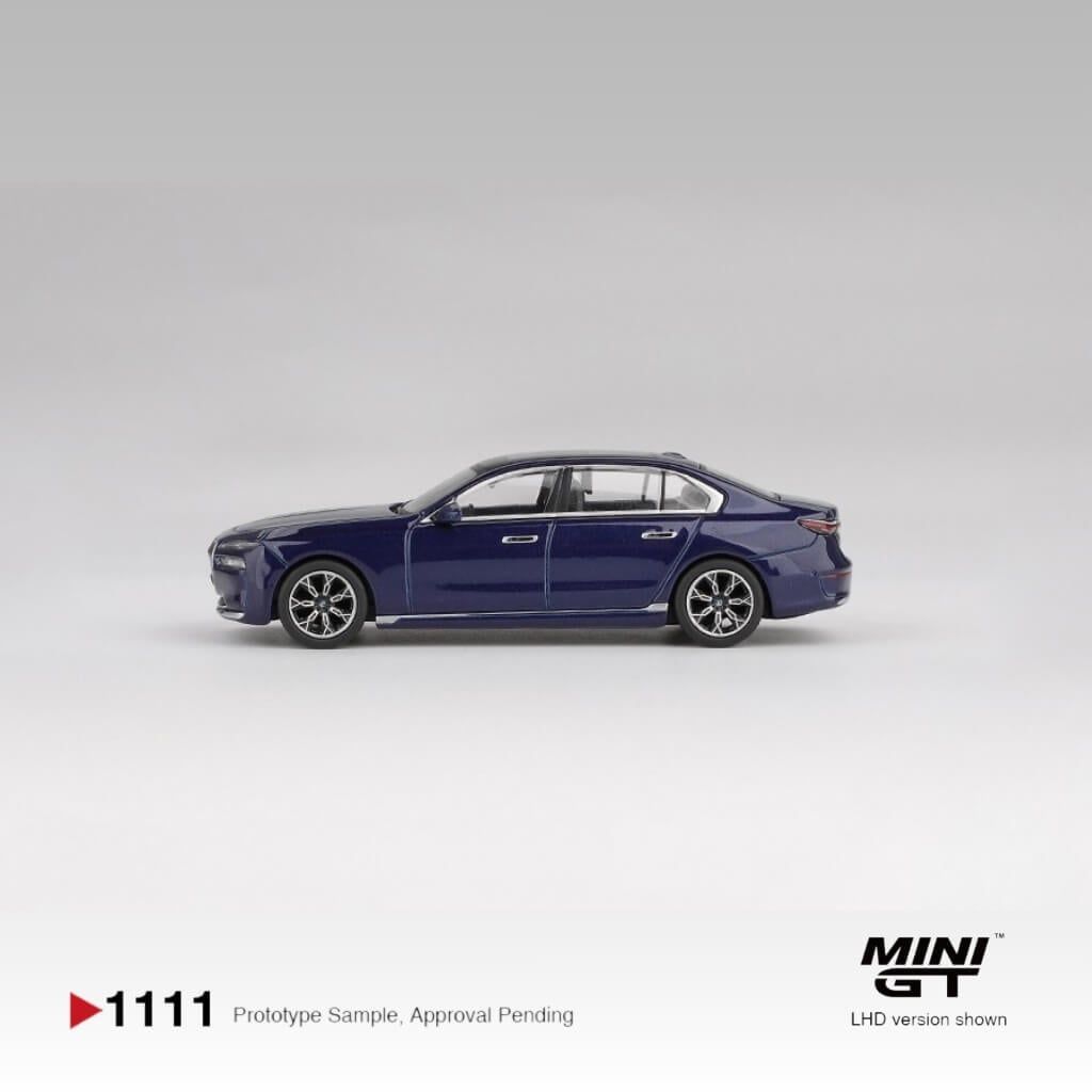 Mô hình xe BMW i7 xDrive60 1:64 MiniGT