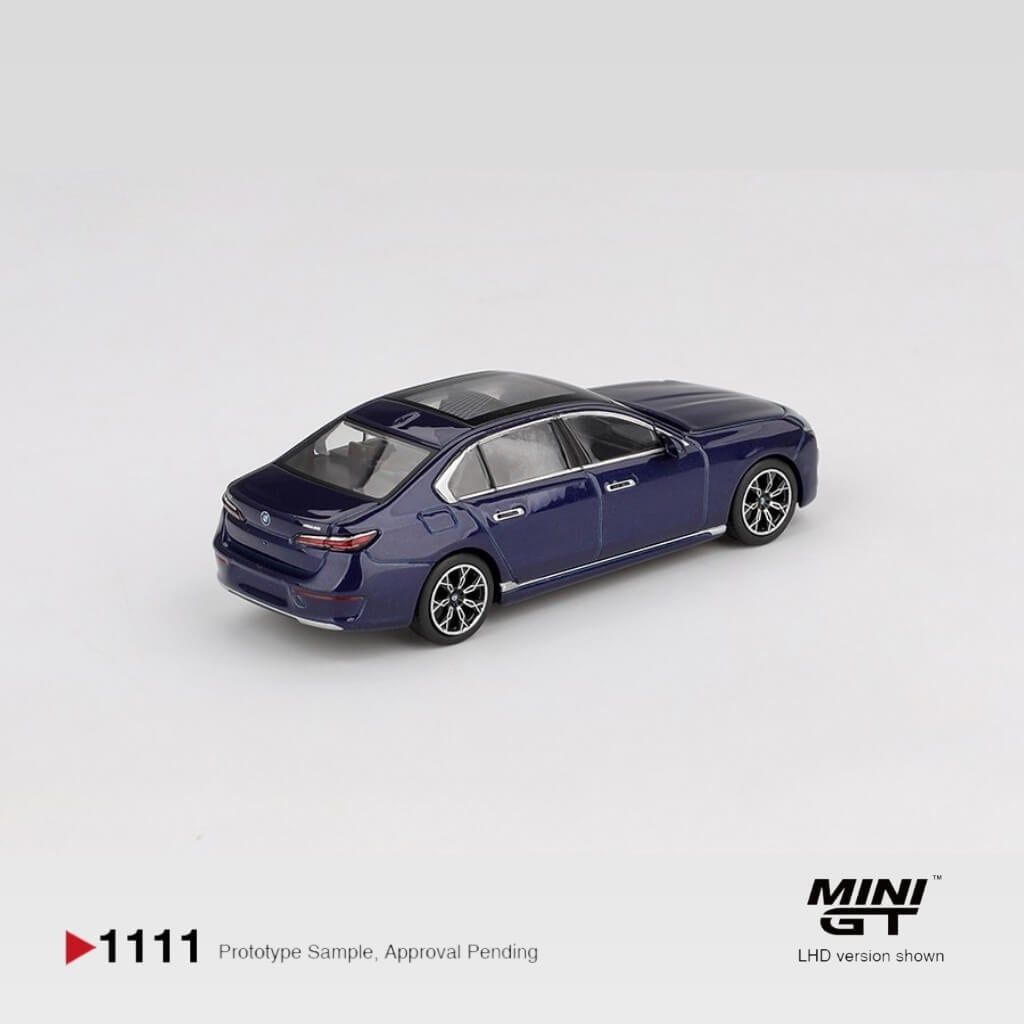 Mô hình xe BMW i7 xDrive60 1:64 MiniGT