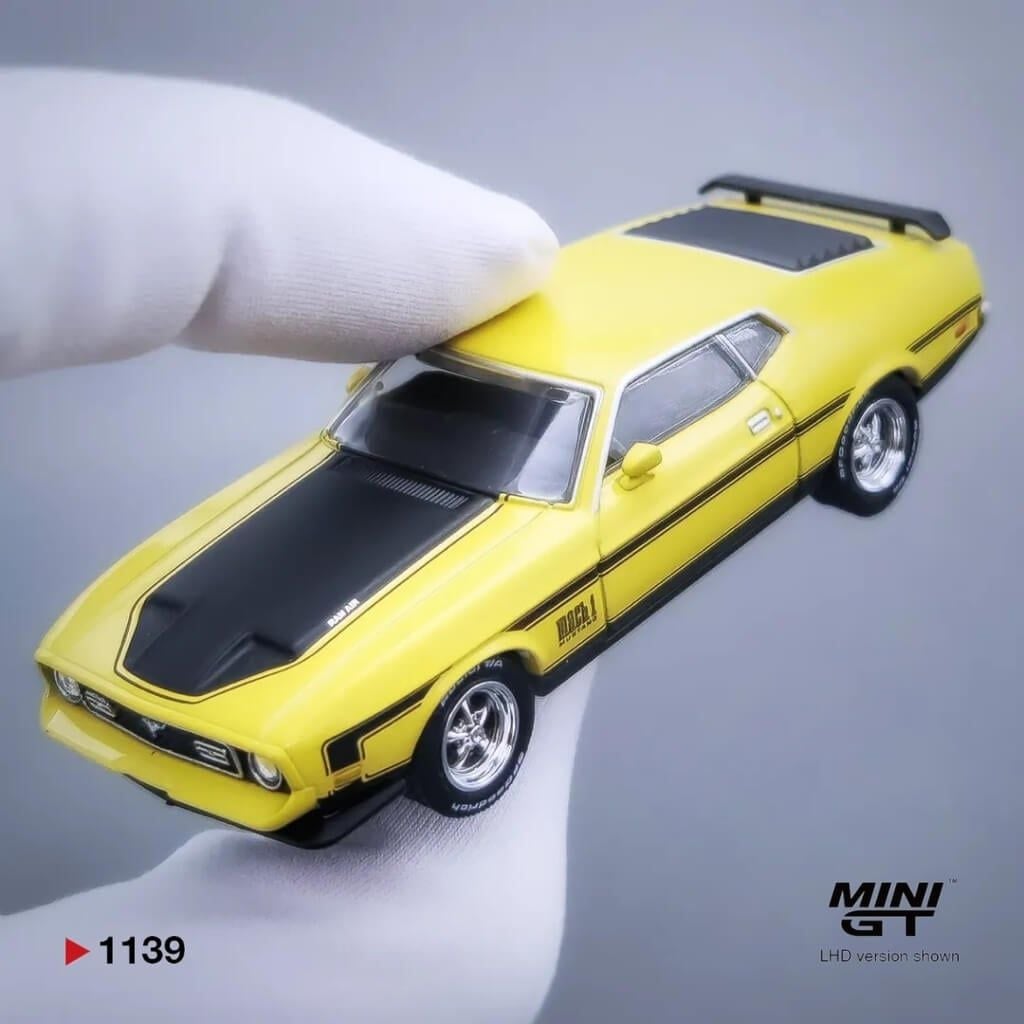 Mô hình xe Ford Mustang Mach1 1:64 MiniGT
