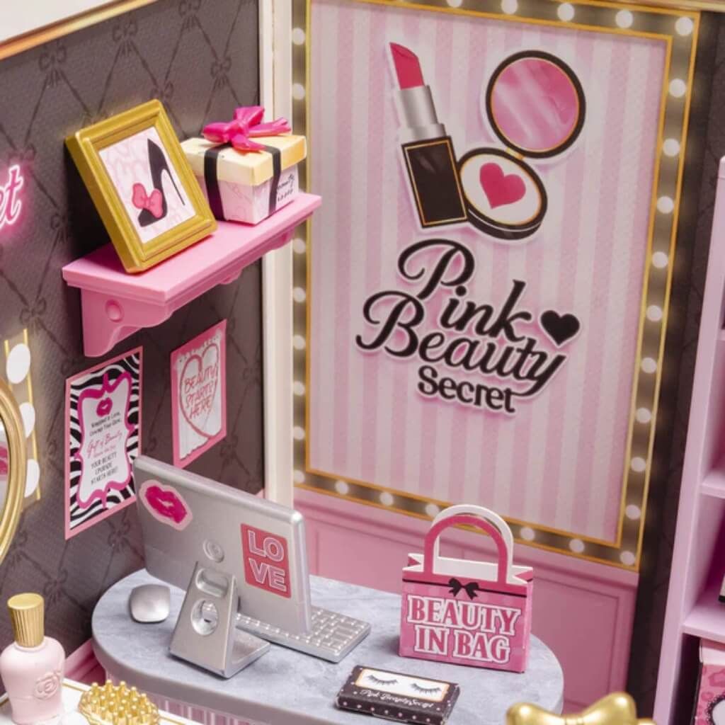 Mô hình lắp ráp nhà nhựa DIY Tiệm Mỹ Phẩm và Spa Hồng Ngọt Rolife Super Creator Pink Beauty Secret DW026 ROBOTIME