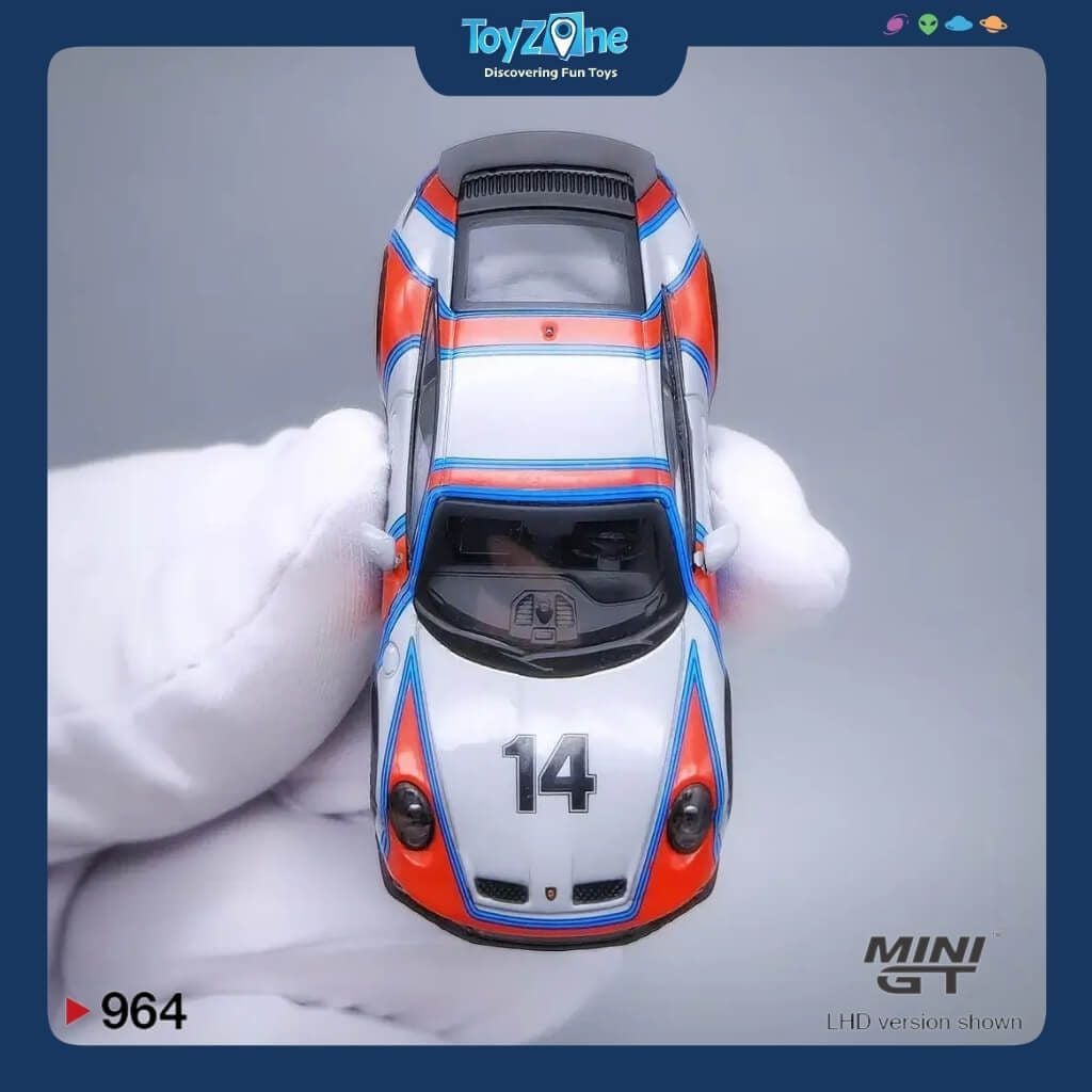  Mô hình xe Porsche 911 Dakar 1:64 MiniGT 