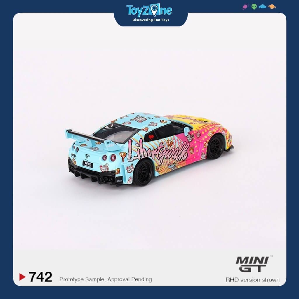  Mô hình xe LB-Silhouette Works GT Nissan 35GT-RR 1:64 MiniGT 