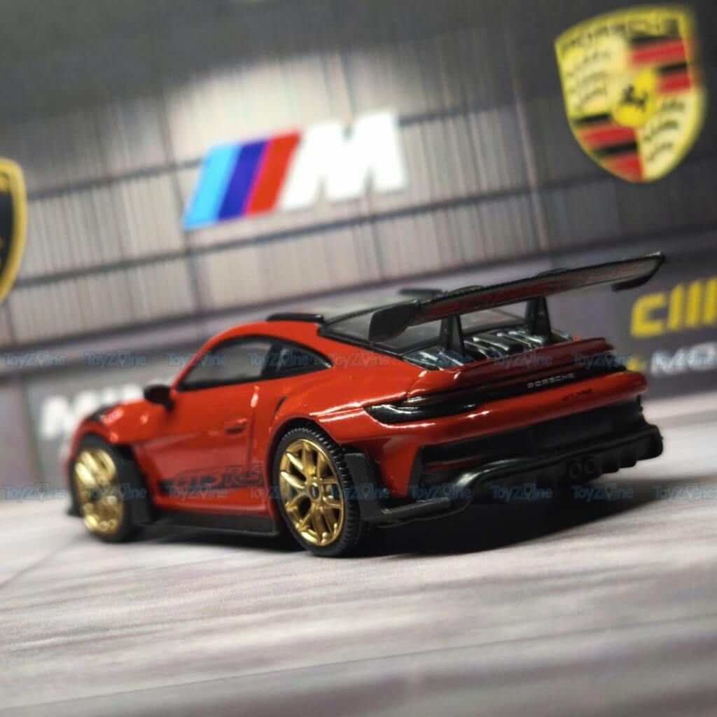 Mô hình xe Porsche 911 GT3 RS Weissach Package 1:64 MiniGT