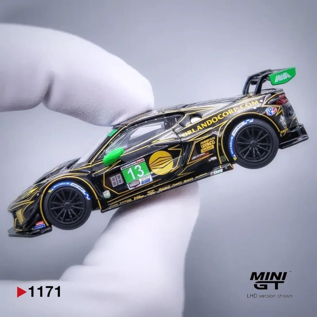 Mô hình xe Chevrolet Corvette Z06 GT3.R 1:64 MiniGT