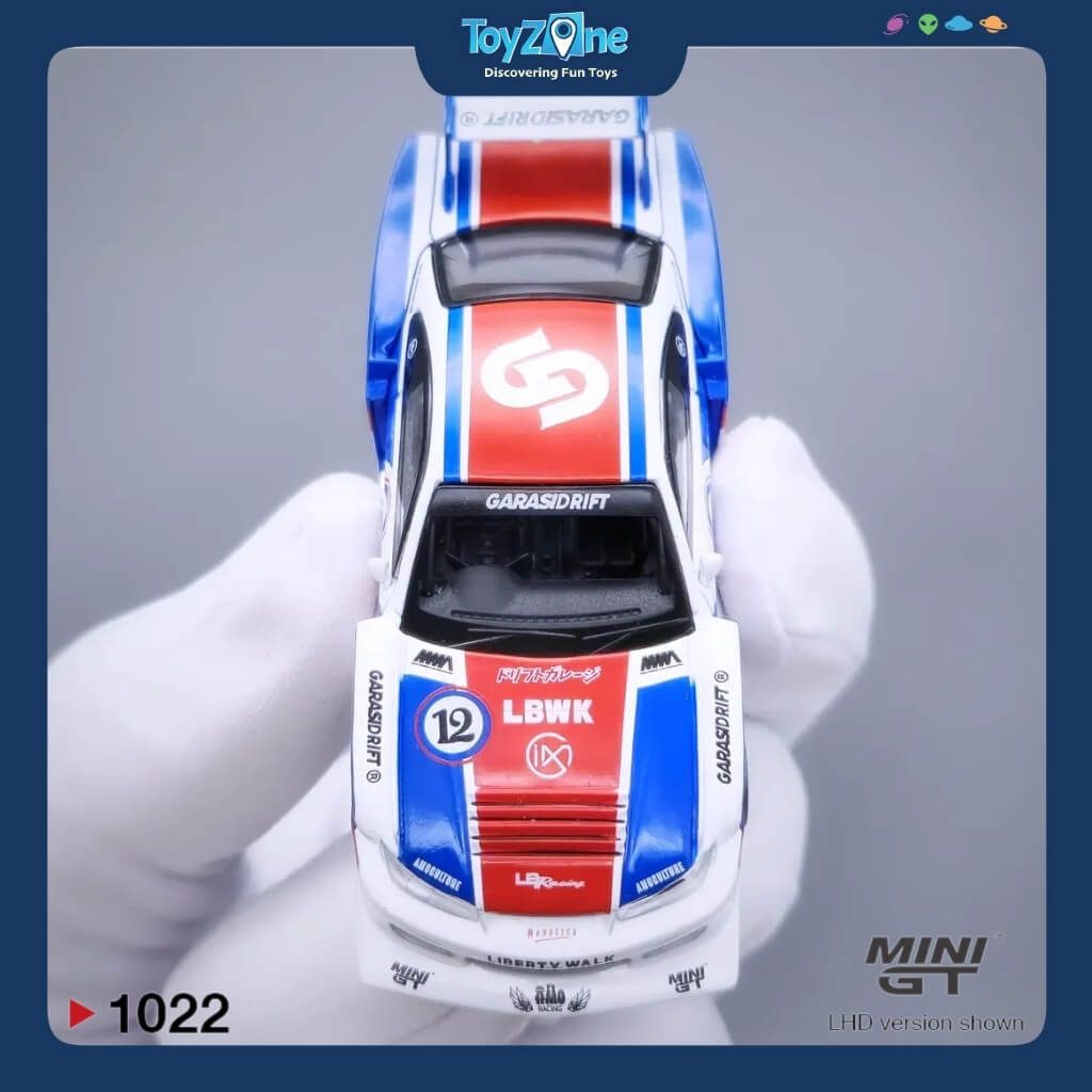 Mô hình xe Nissan LB-Super Silhouette S15 Silvia 1:64 MiniGT