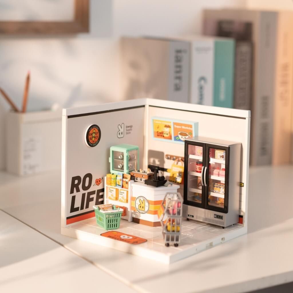 Mô hình lắp ráp nhà nhựa DIY Cửa Hàng Tiện Lợi Rolife Super Creator Energy Supply Store DW002 ROBOTIME