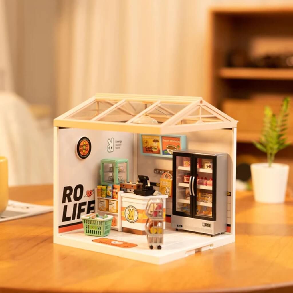 Mô hình lắp ráp nhà nhựa DIY Cửa Hàng Tiện Lợi Rolife Super Creator Energy Supply Store DW002 ROBOTIME