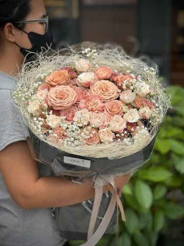 Bó hoa hồng Capuccino mix tone nude – sang trọng & tinh tế G10