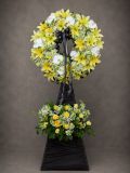 Kệ hoa chia buồn vòng nguyệt quế vàng trắng | Eternal Light Sympathy Wreath
