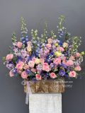 Vườn hoa pastel xanh – hồng (Delphinium & rose garden) G64