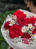 Bó hoa hồng đỏ mix cúc hoạ mi – tone đỏ ngọt ngào G13