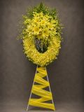 Kệ hoa chia buồn vòng lan vàng | Golden Orchid Sympathy Wreath