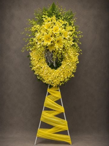 Kệ hoa chia buồn vòng lan vàng | Golden Orchid Sympathy Wreath