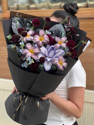 Bó Hoa Tone Đen Tím | Midnight Bloom