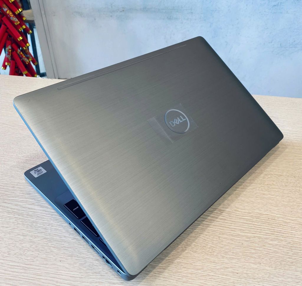 Dell Latitude 5510  Sliver/CPU Core i7 1061U/RAM 16Gb/SSD Nvme 256Gb/LCD 15.6' FHD/ Batery 4 Cell/Hệ điều hành WIN 10 bản quyền