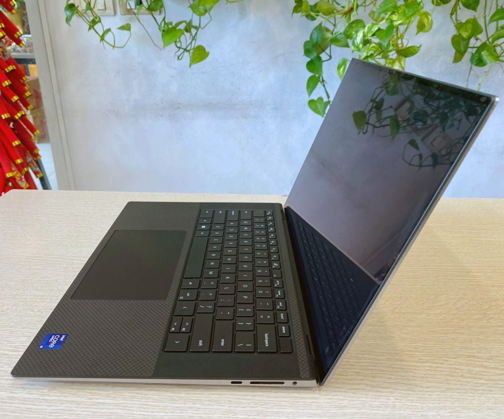 Dell Precision 5570/CPU Core i9-12900H/RAM 32Gb/SSD 512Gb/LCD 15.6' 4K Touch/VGA Nvidia A2000 8Gb/Battery 6 Cell/WIN 11 bản quyền