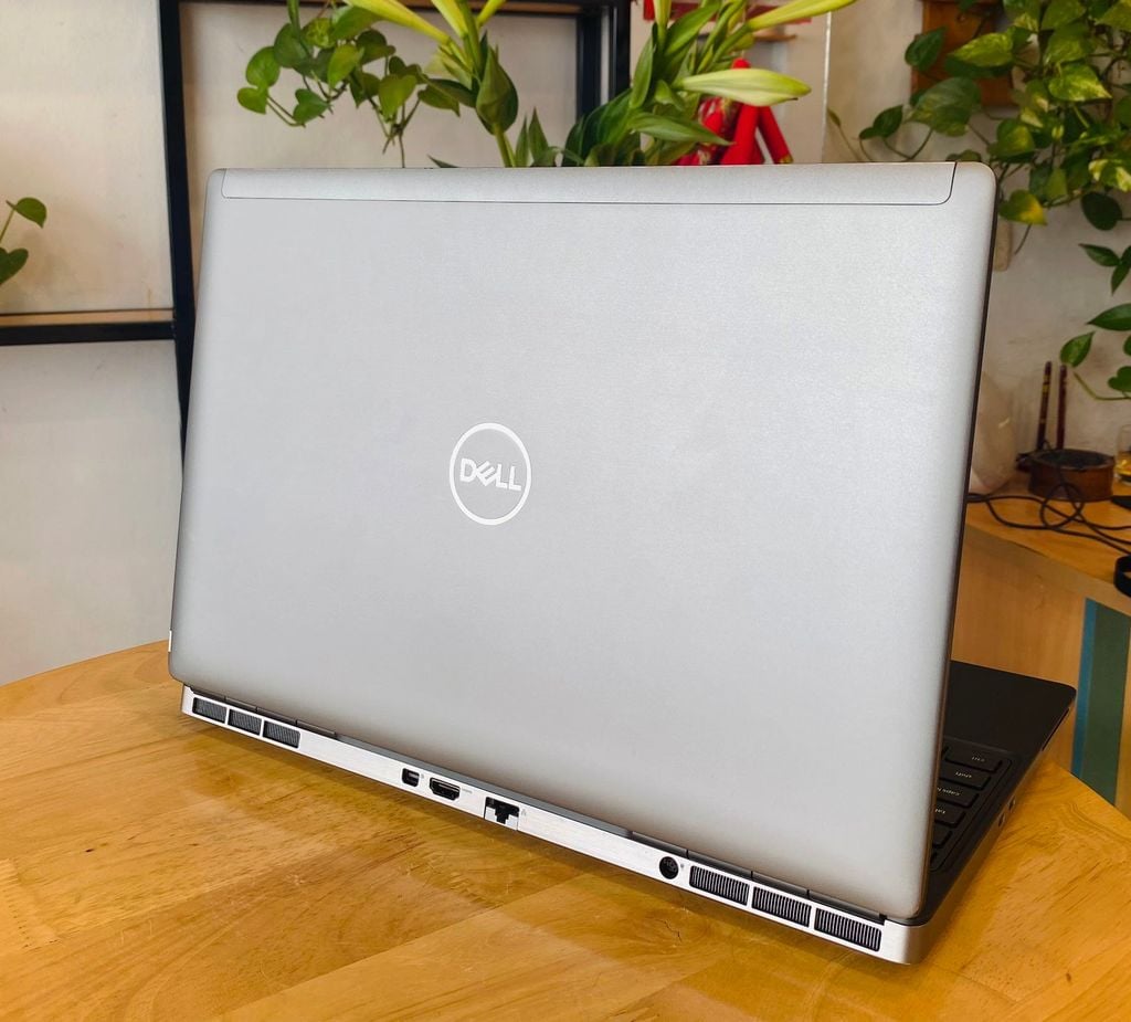 Laptop đồ họa Dell Precision 7560/CPU Xeon 1185M |RAM 16Gb | SSD Nvme 512Gb | VGA NVIDIA Quadro T12000 GDDR5 4 GB |LCD 15.6' FHD 1920 x1080, | 6-cell, 68 WHr, Lithium-ion |WIN 10 Bản Quyền