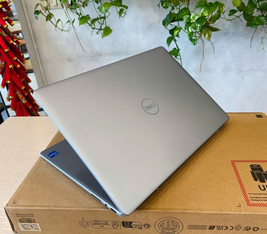 Dell Inspiron 16 plus 7640 (2024)CPU/Core i5-12450H/Memory 16GB/SSD Nvme 512GB/LCD 16.0