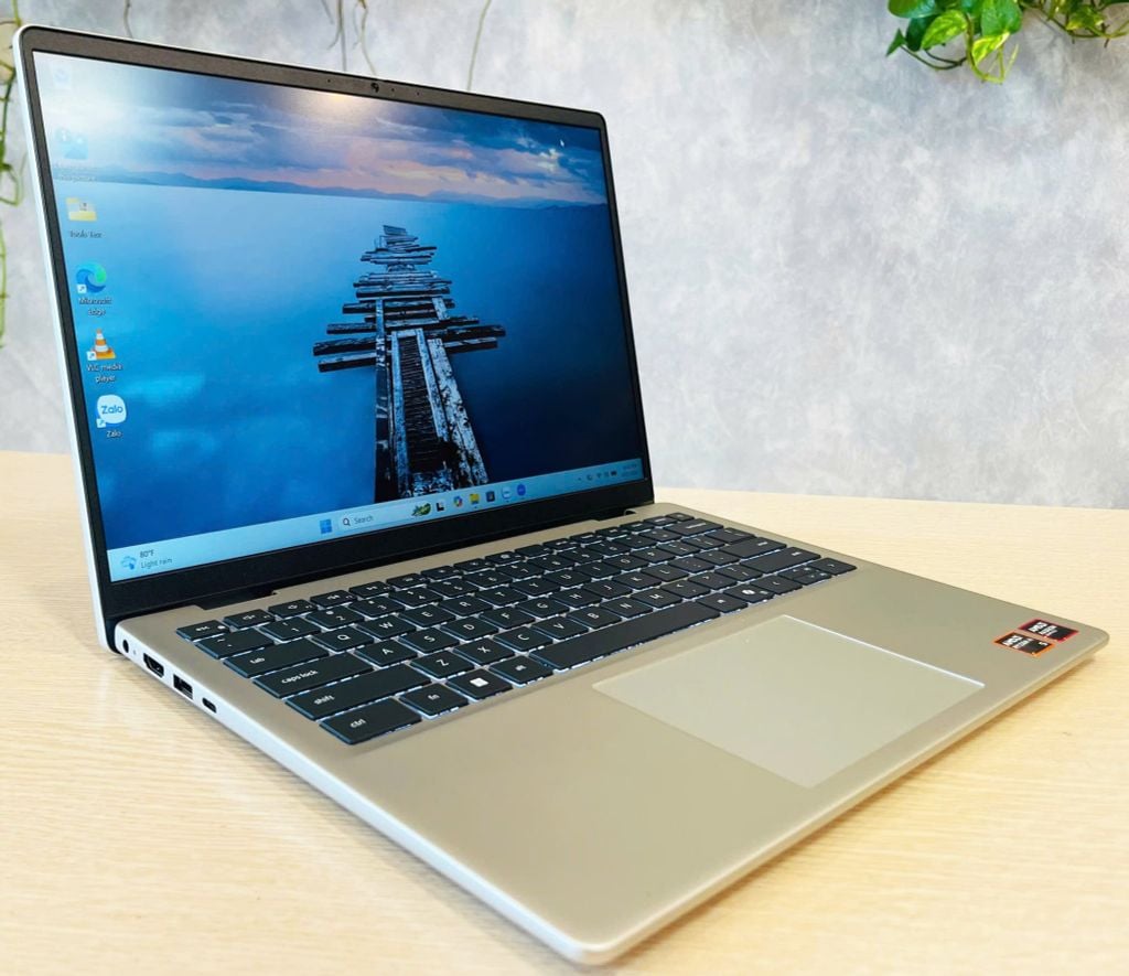 Laptop Dell 14 DC 14255/CPU AMD Ryzen AI 5 330/RAM 16Gb/SSD Nvme  512Gb/LCD 14' FHD/New Open box/mầu bạc