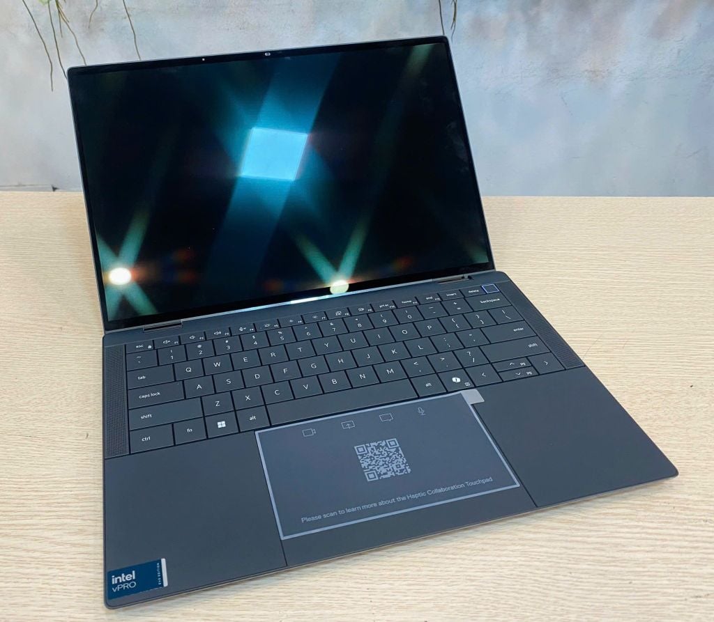 Dell Latitude 9450 2-in-1/CPU Intel Core Ultra 7 165U/Memory 16 GB, LPDDR5x, 7467 MT/14-inch, Quad High Definition (QHD+)2560 x 1600 500 nits Touch/3-cell, 60 WHr/WIN 11/New No box