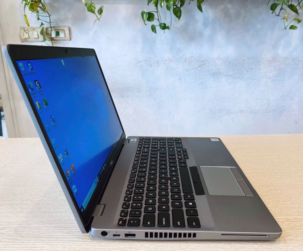 Dell Latitude 5510  Sliver/CPU Core i7 1061U/RAM 16Gb/SSD Nvme 256Gb/LCD 15.6' FHD/ Batery 4 Cell/Hệ điều hành WIN 10 bản quyền