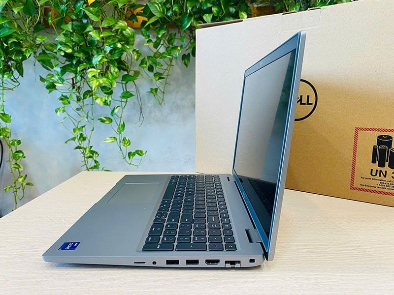 Dell Latitude 5521 /CPU Core i5-11500H/RAM 16GB max update 64Gb/ SSD 256GB/LCD 15.6 inch FHD/batery 4 cell/WIN 11 64bis bản quyền