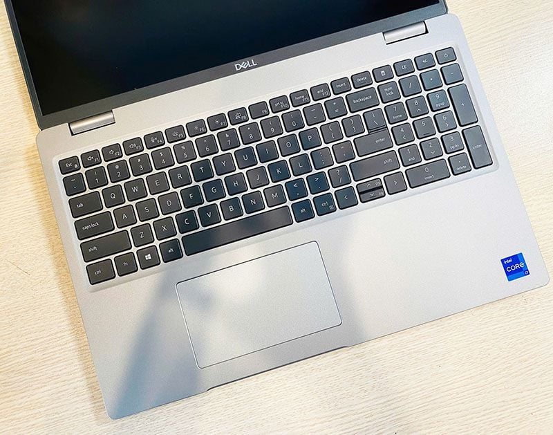 Dell Latitude 5521 /CPU Core i5-11500H/RAM 16GB max update 64Gb/ SSD 256GB/LCD 15.6 inch FHD/batery 4 cell/WIN 11 64bis bản quyền