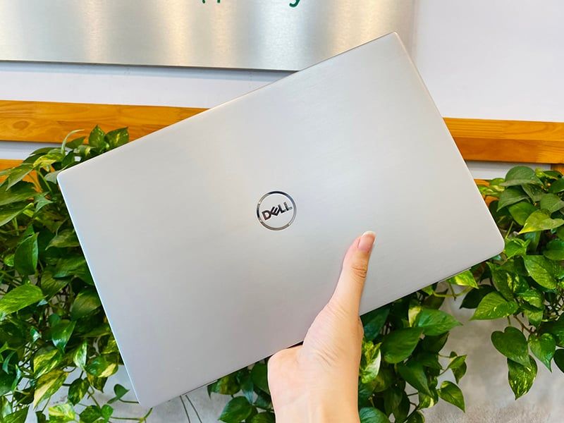 Dell Latitude 7320/CPU Core i5 1135G7/Memory 16GB: 3733 MHz/SSD 256GB Gen 3 PCIe x4 NVMe/CLD 13.3' FHD/Battery 3-cell, 42 WHr/WIN 11 Bản Quyền/Trọng lượng 1.39Kg