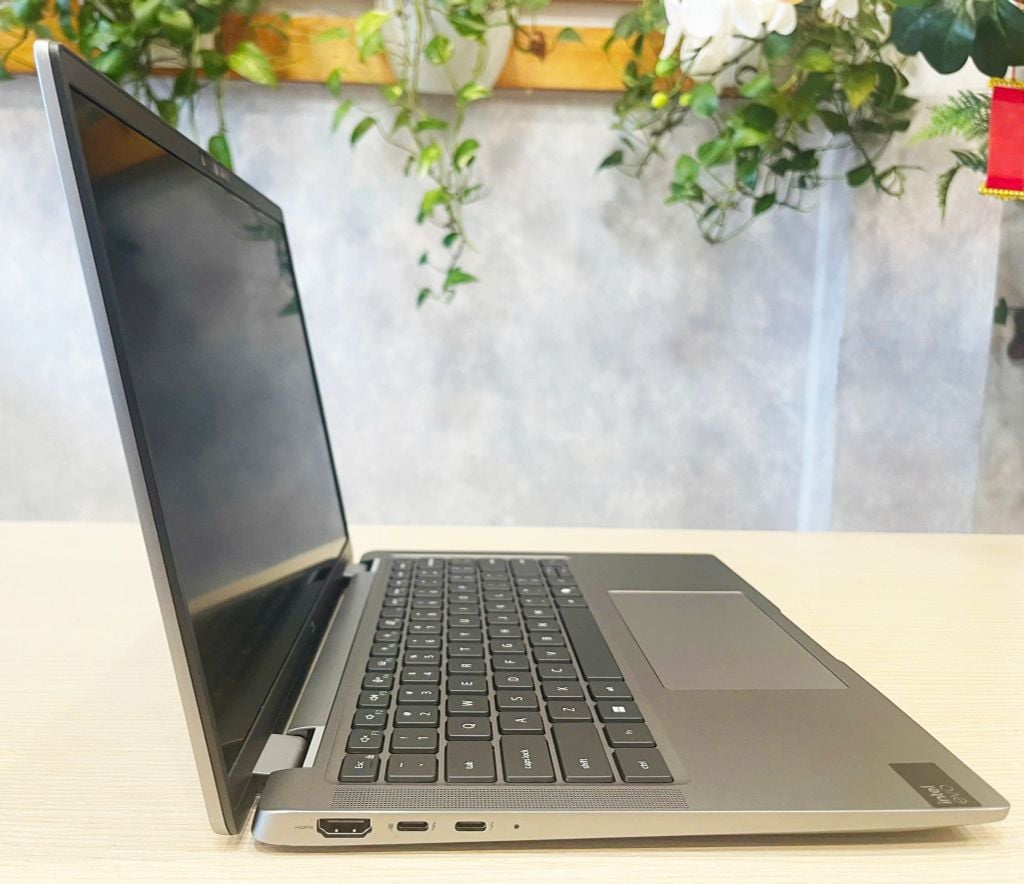 Dell Latitude 14 7450 CPU: Intel® Core™ Ultra 7 165U /Memory 32 GB LPDDR5X 6400/SSD Nvme 512Gb/LCD 14