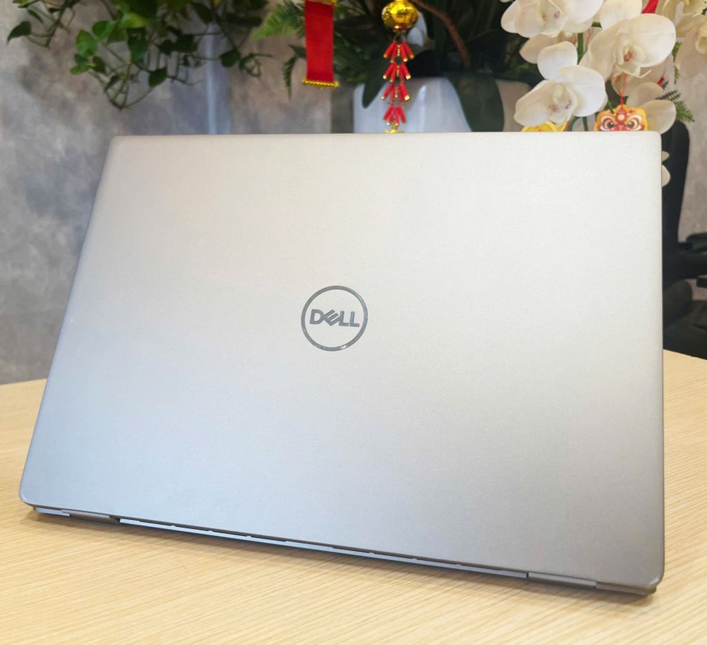 Dell Latitude 14 7450 CPU: Intel® Core™ Ultra 7 165U /Memory 32 GB LPDDR5X 6400/SSD Nvme 512Gb/LCD 14
