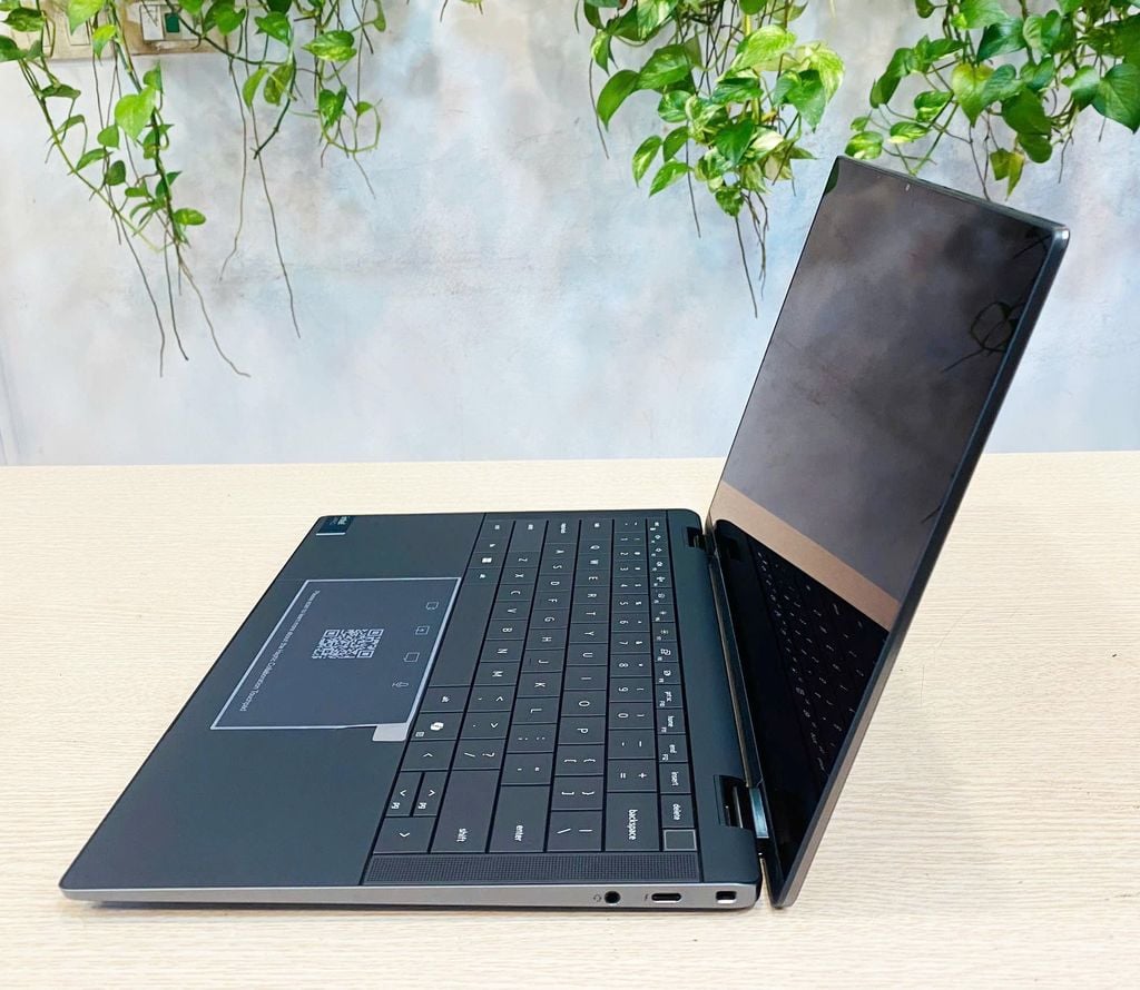 Dell Latitude 9450 2-in-1/CPU Intel Core Ultra 7 165U/Memory 16 GB, LPDDR5x, 7467 MT/14-inch, Quad High Definition (QHD+)2560 x 1600 500 nits Touch/3-cell, 60 WHr/WIN 11/New No box