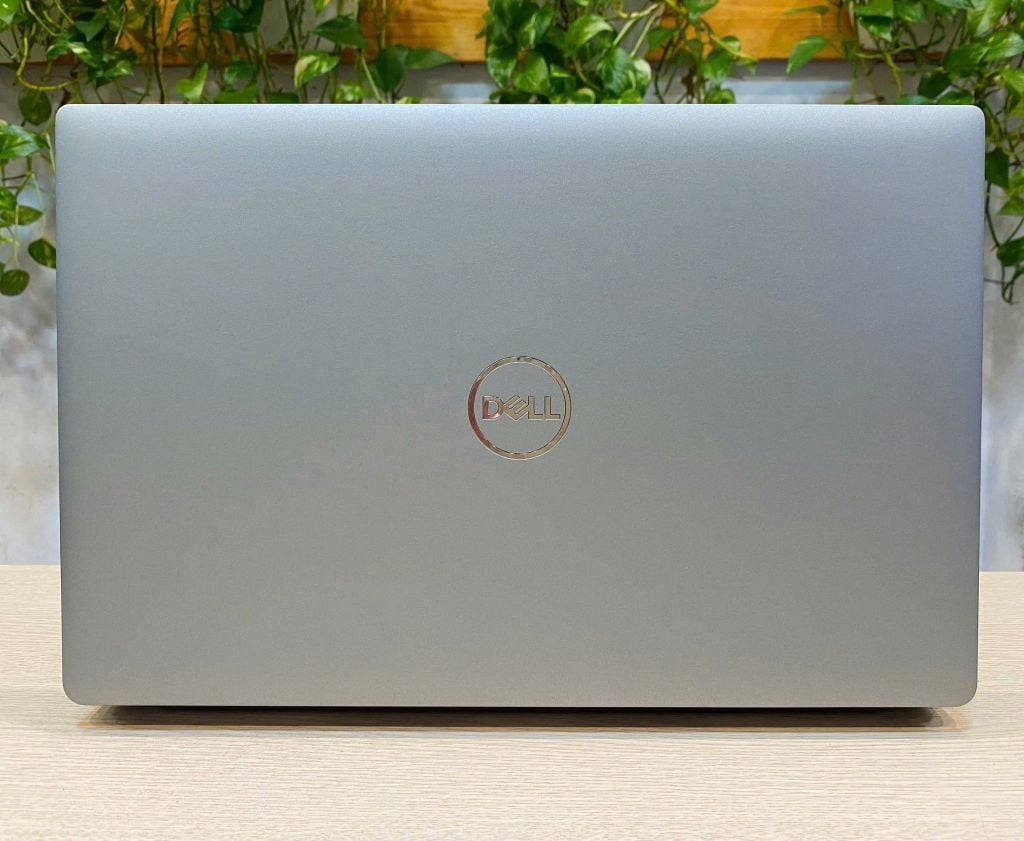 Dell Precision 3561/CPU: Intel® Core™ i7-11850H/Memory: 16Gb Bus 3200 Max Up date 64Gb/SSD: Nvme 512Gb/VGA  NVIDIA Quadro T600 4Gb/LCD 15.6' FHD Touch/Linew