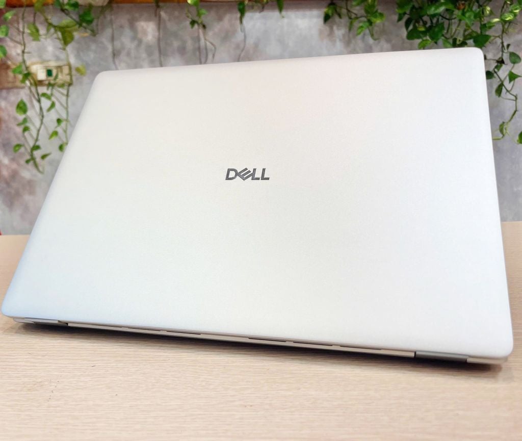 Dell Pro 16 Plus PB16250 16 inch (2025) Core Ultra 5 236V|RAM 16GB|SSD 512GB|LCD 16 inch FHD|Windows 11|Linew