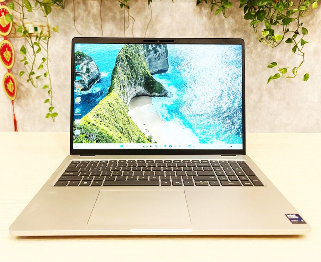 Dell Pro 16 Plus PB16250 16 inch (2025) Core Ultra 5 236V|RAM 16GB|SSD 512GB|LCD 16 inch FHD|Windows 11|Linew