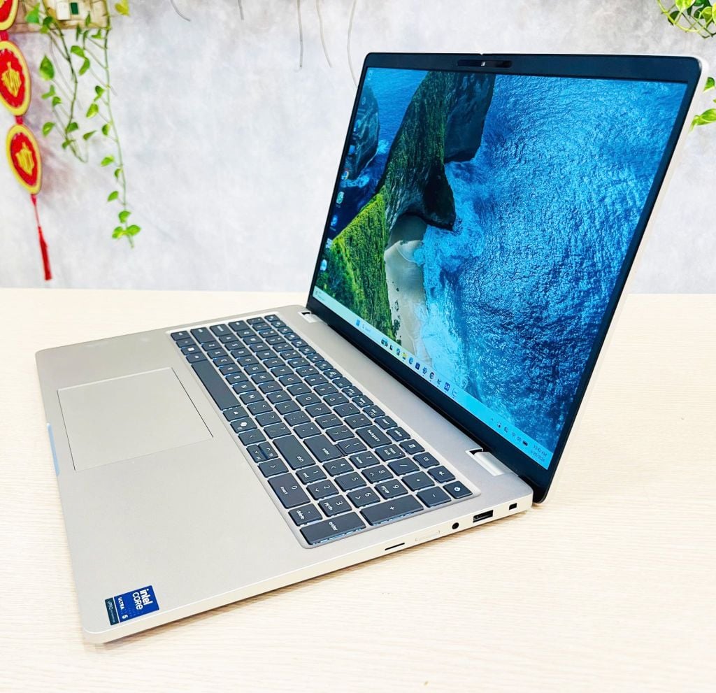 Dell Pro 16 Plus PB16250 16 inch (2025) Core Ultra 5 236V|RAM 16GB|SSD 512GB|LCD 16 inch FHD|Windows 11|Linew