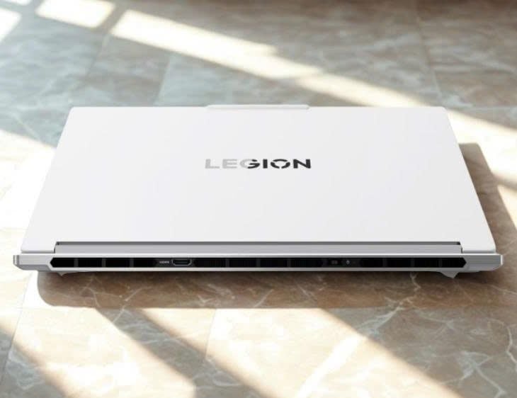 Laptop Lenovo Legion 7 16IAX10 83KY001VVN (Intel Core Ultra 9 275HX | RTX 5070 8GB | 16 inch WQXGA | 32GB | 1TB | Win 11 | Office | Trắng)
