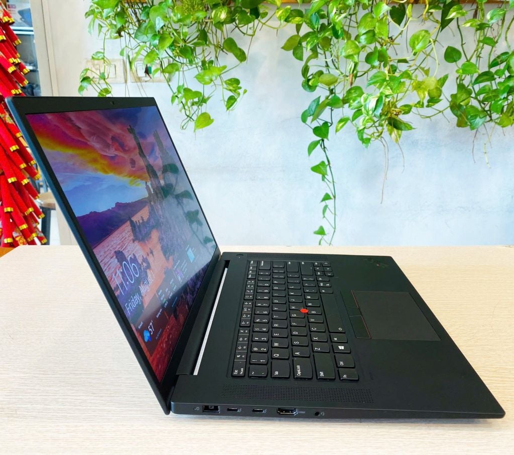 Lenovo ThinkPad P1 Gen 4 Processor: Intel® Core™ i7-11850H | Memory: 16GB |Graphics: NVIDIA T12000 4GB |16