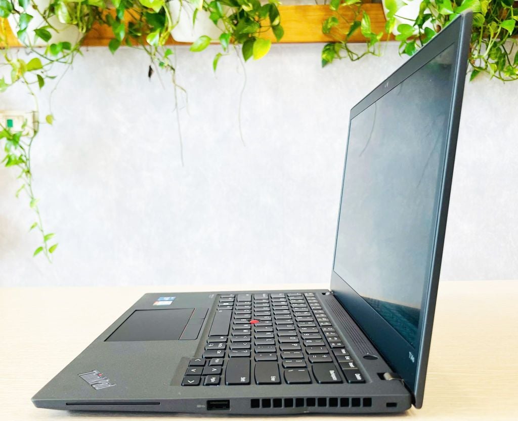 Lenovo ThinkPad T14s Gen 2 CPU/Intel® Core™ i7-1185G7 /Memory 32Gb/SSD Nvme 256Gb/LCD 14' FHD /Batery 3 Cell 57Wh/Mầu black/WIN 11