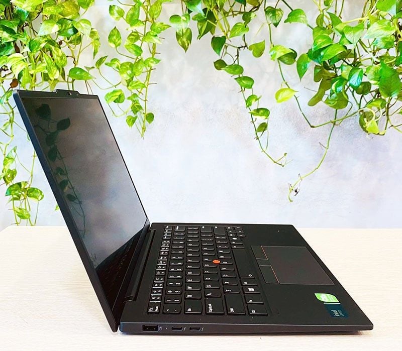Lenovo ThinkPad X1 Carbon Gen 12 CPU: Core Ultra 5 125U/RAM 16GB/SSD Nvme 256Gb/LCD 14' FHD/WIN 11 bản quyền